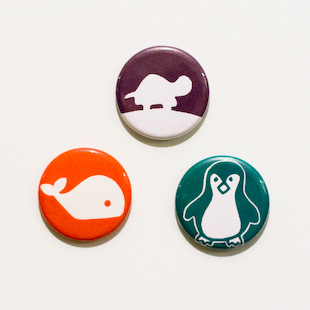 3 magneten of buttons in een setje, walvis, schildpad, pinguïn