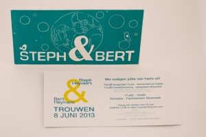 Voor- en achterkant van Steph & Berts trouwuitnodiging
